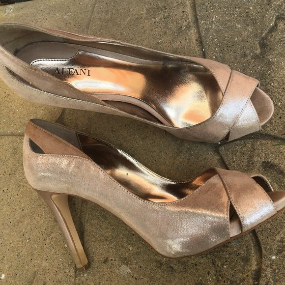 Alfani Heels - Picture 2 of 6